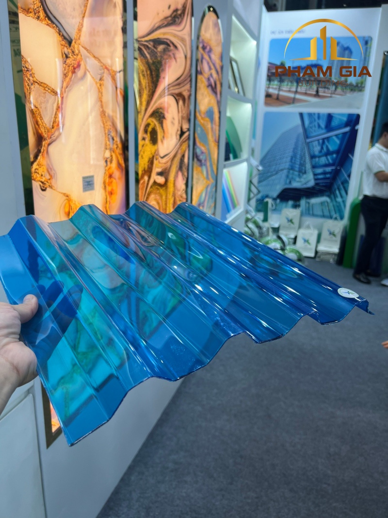 Tấm nhựa thông minh Polycarbonate sóng màu xanh