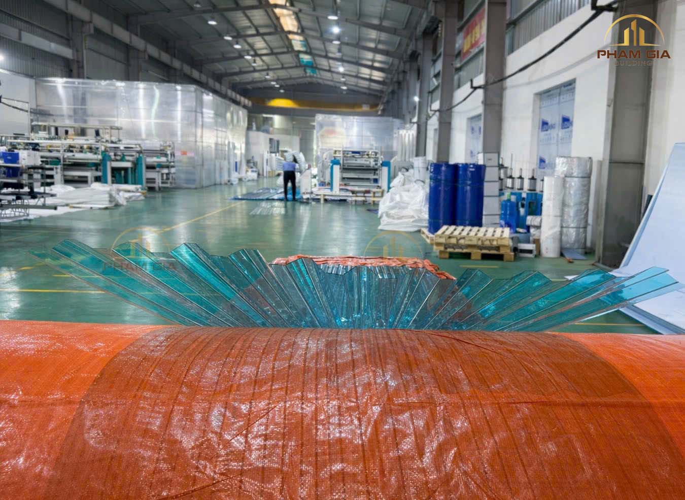 Sản xuất tấm Poly sóng