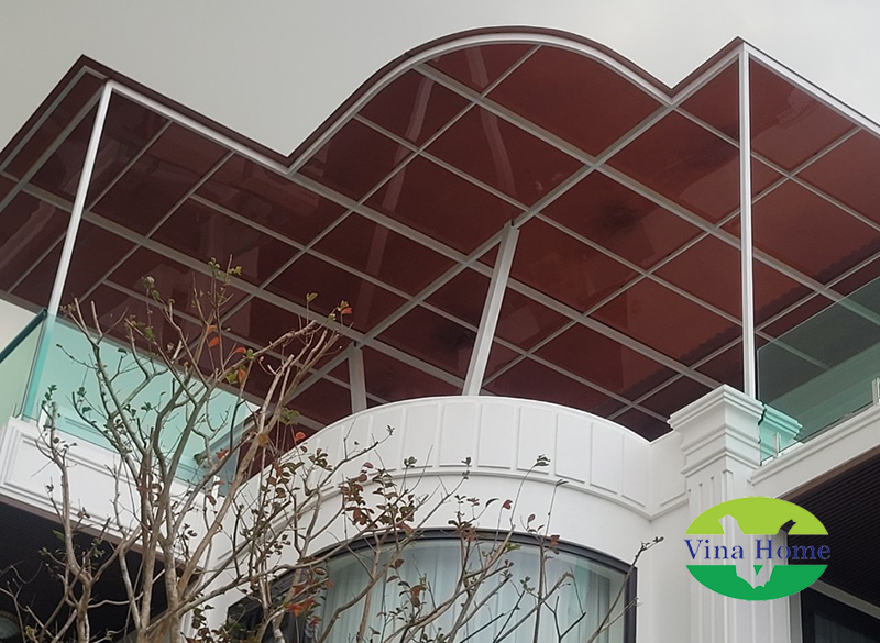 Polycarbonate có thực sự là “kính thế hệ mới”? – Giải đáp